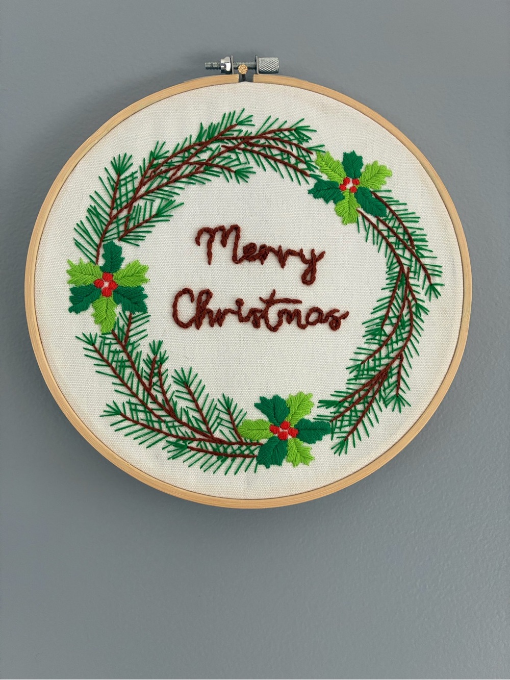 Hand-Embroidered Merry Christmas Wreath Hoop - Green Holiday Wall Art